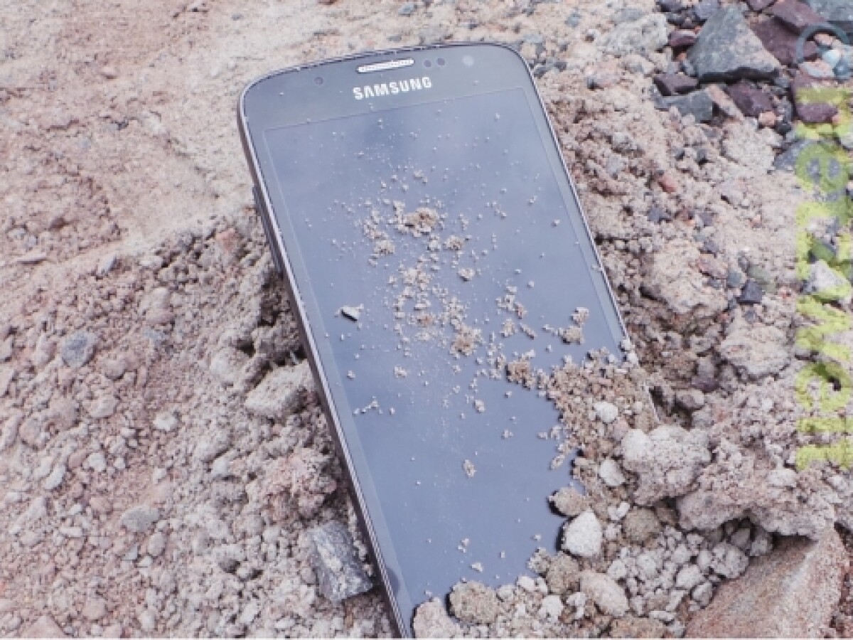 s4 active release date