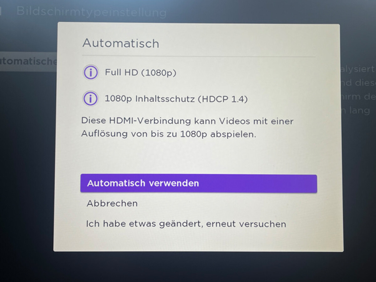 The Roku SE detects which screen it's connected to and automatically adjusts the display. 