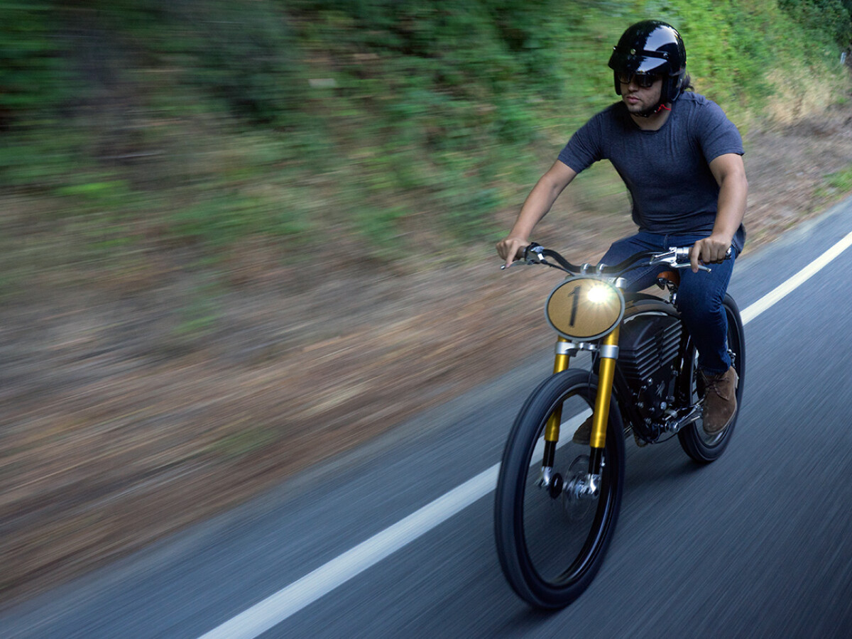 E Bike Fahrt 65 Km H Mit Dem Vintage Electric Scrambler In Den Sonnenuntergang Netzwelt