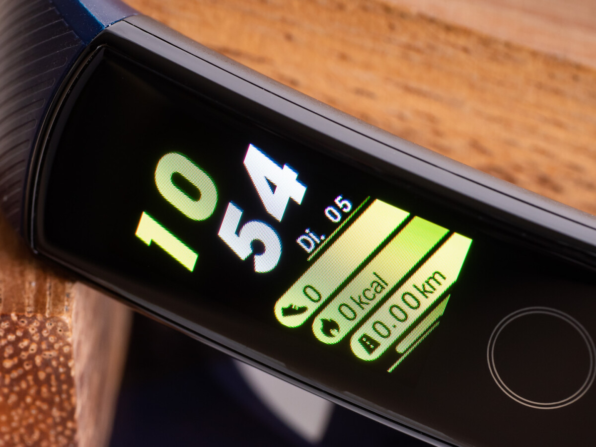 Honor band 5 new arrivals vs mi band 3