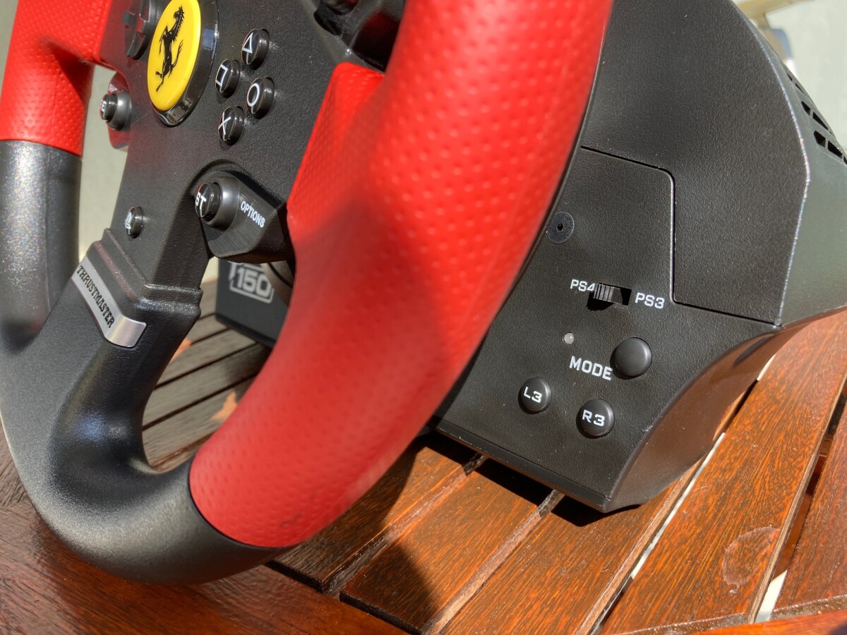 Thrustmaster T150 Ferrari Edition für 119€ – Gaming-Lenkrad mit Pedalset  für Playstation