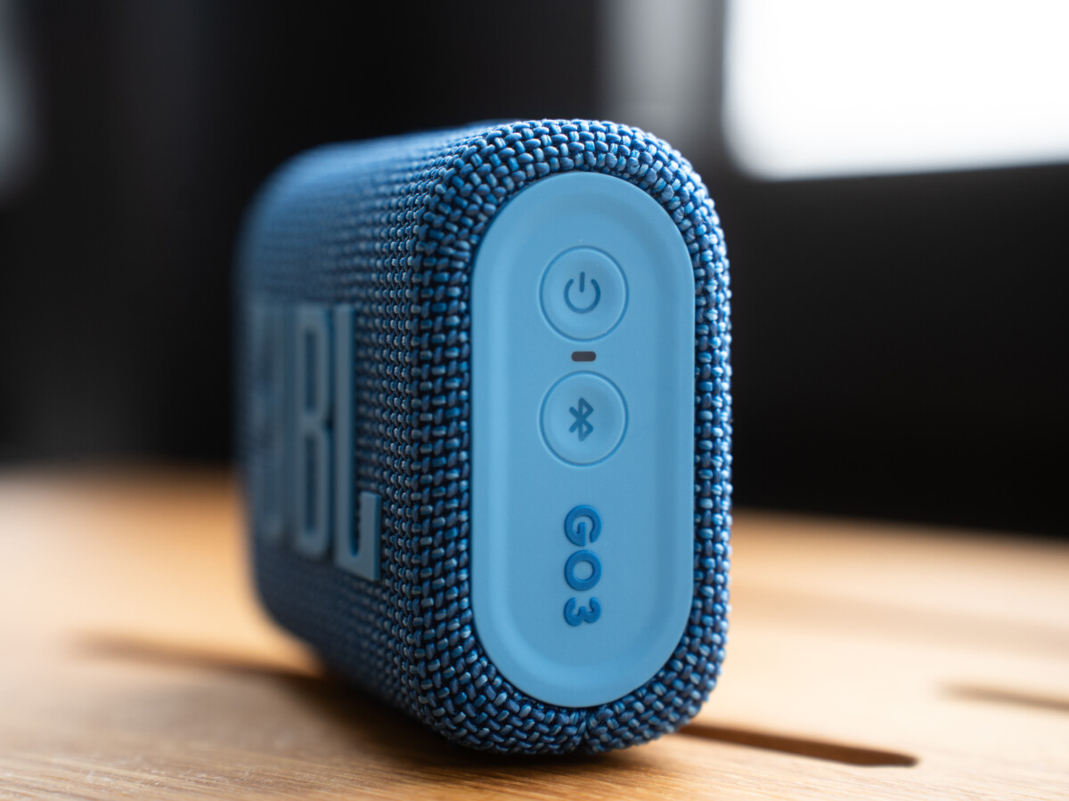 Ein | JBL Test: Hellblau NETZWELT 3 Bluetooth-Lautsprecher Go im Sommer in
