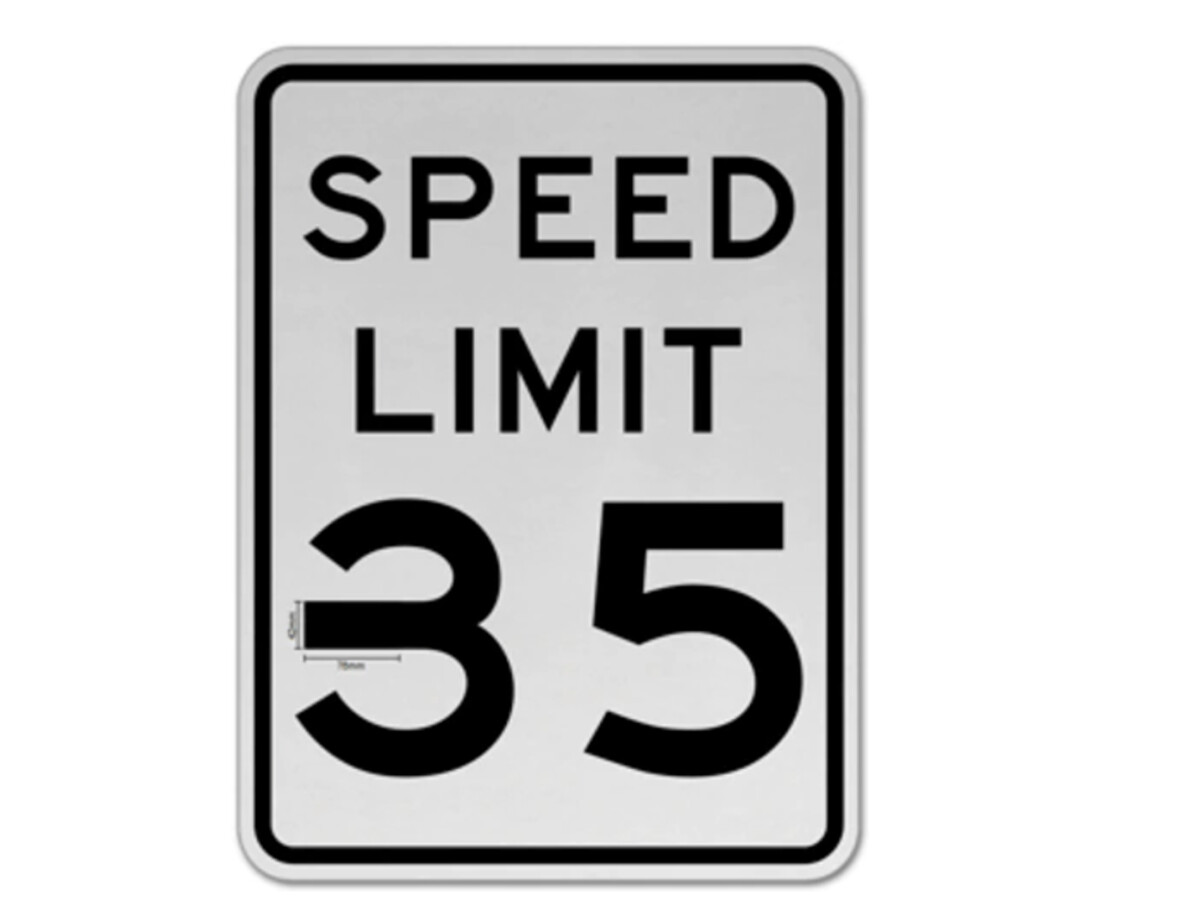 Irgendwas stimmt hier doch nicht? Richtig - die "3" wurde minimal verlängert. Dies reicht aus, um manche Fahrzeuge von Tesla gefährlich in die Irre zu führen.