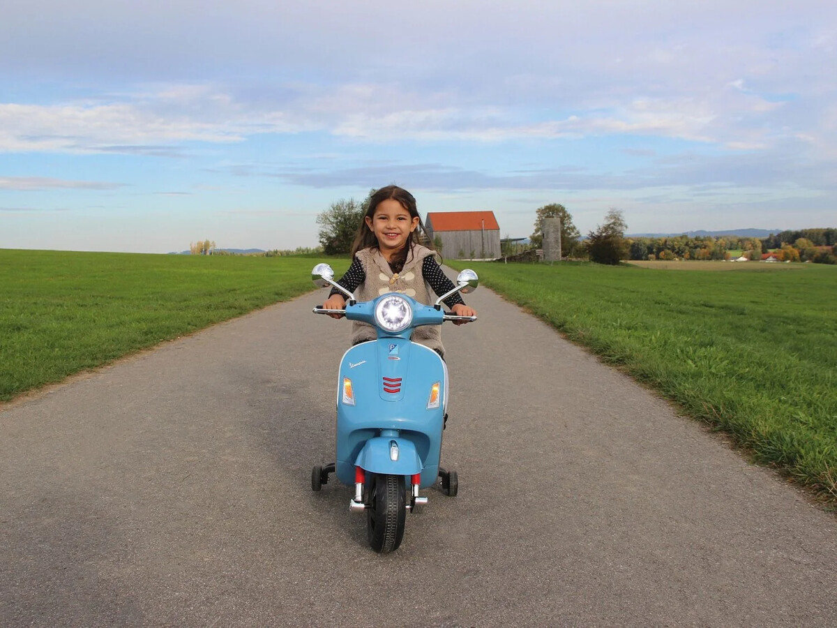 Vespa-Feeling für Kids: Elektrischer Kinder-Roller mit italienischem