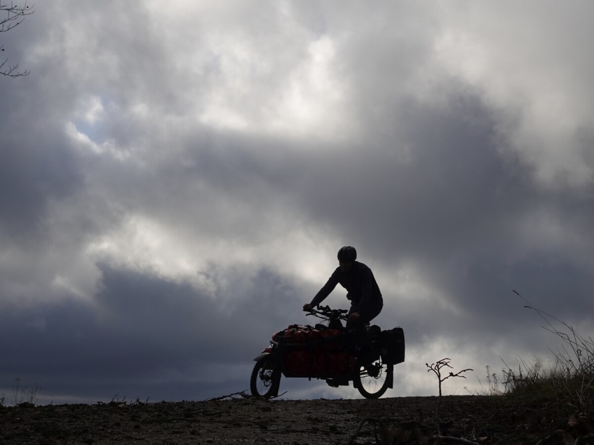 Mit dem E-Bike bei Gewitter unterwegs: Achtet besonders auf den  "Blumenkohl"! | NETZWELT