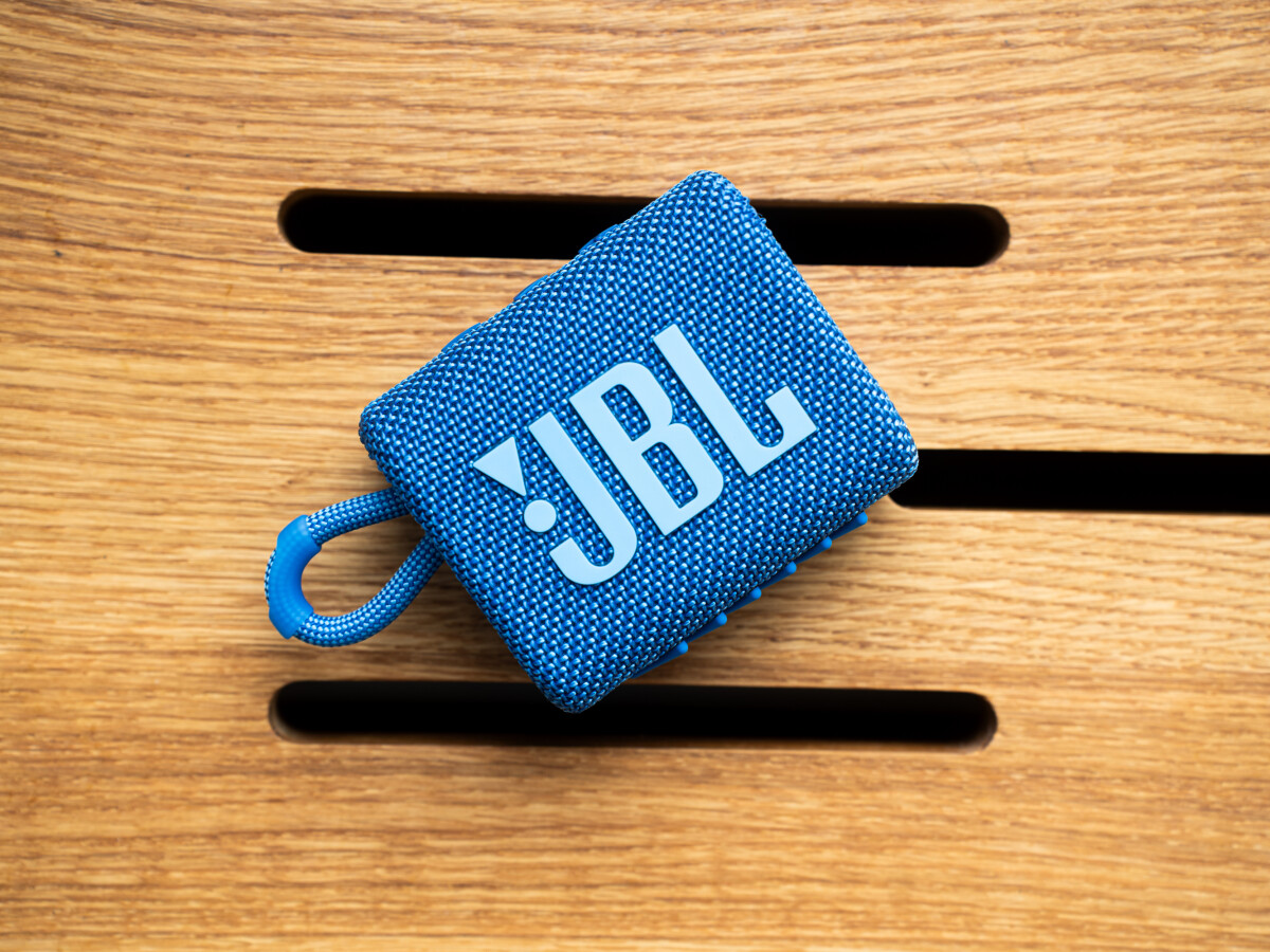 JBL Go 3 Bluetooth-Lautsprecher im Test: Ein Sommer in Hellblau | NETZWELT