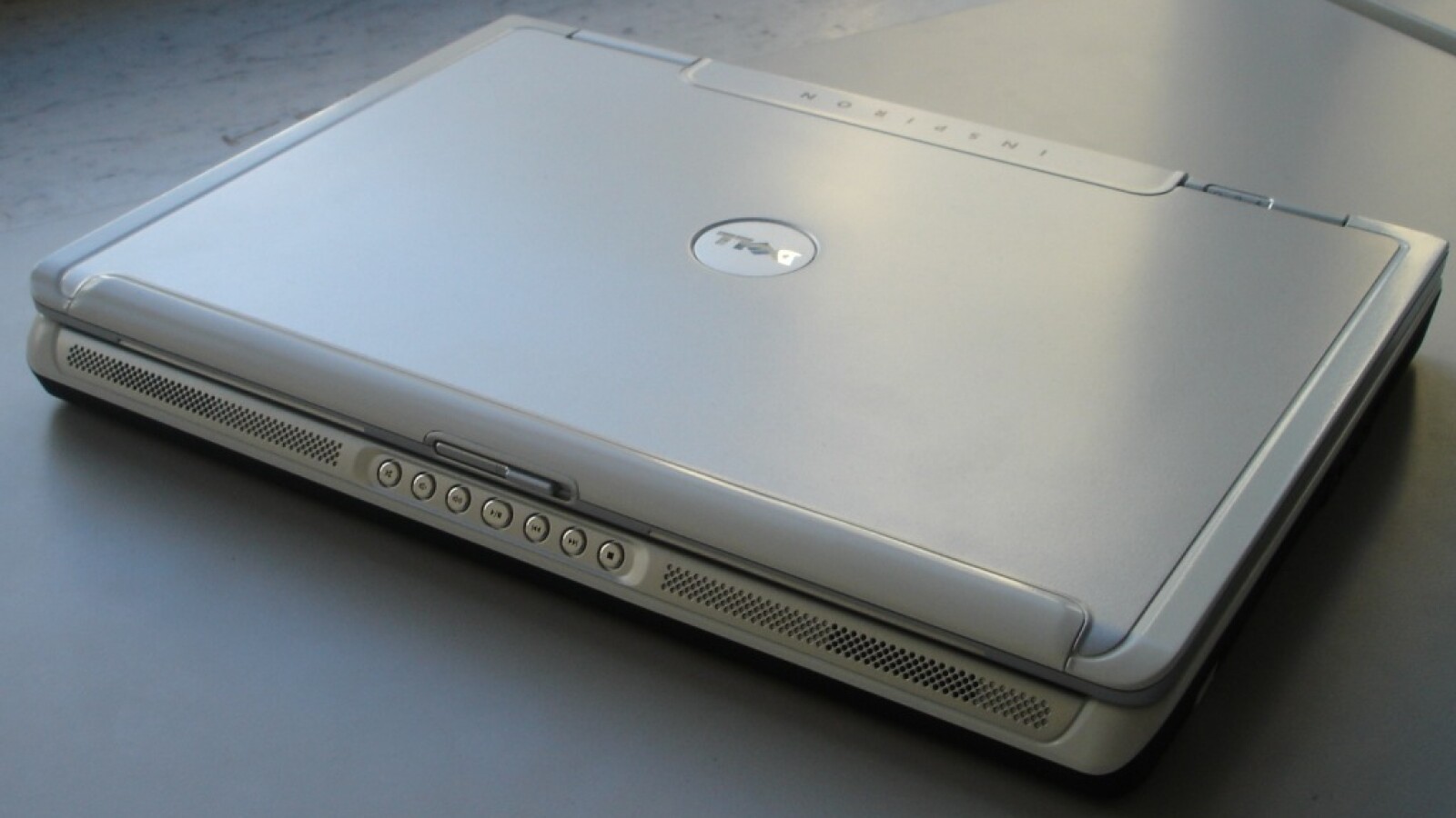Dell Inspiron 9300 NETZWELT