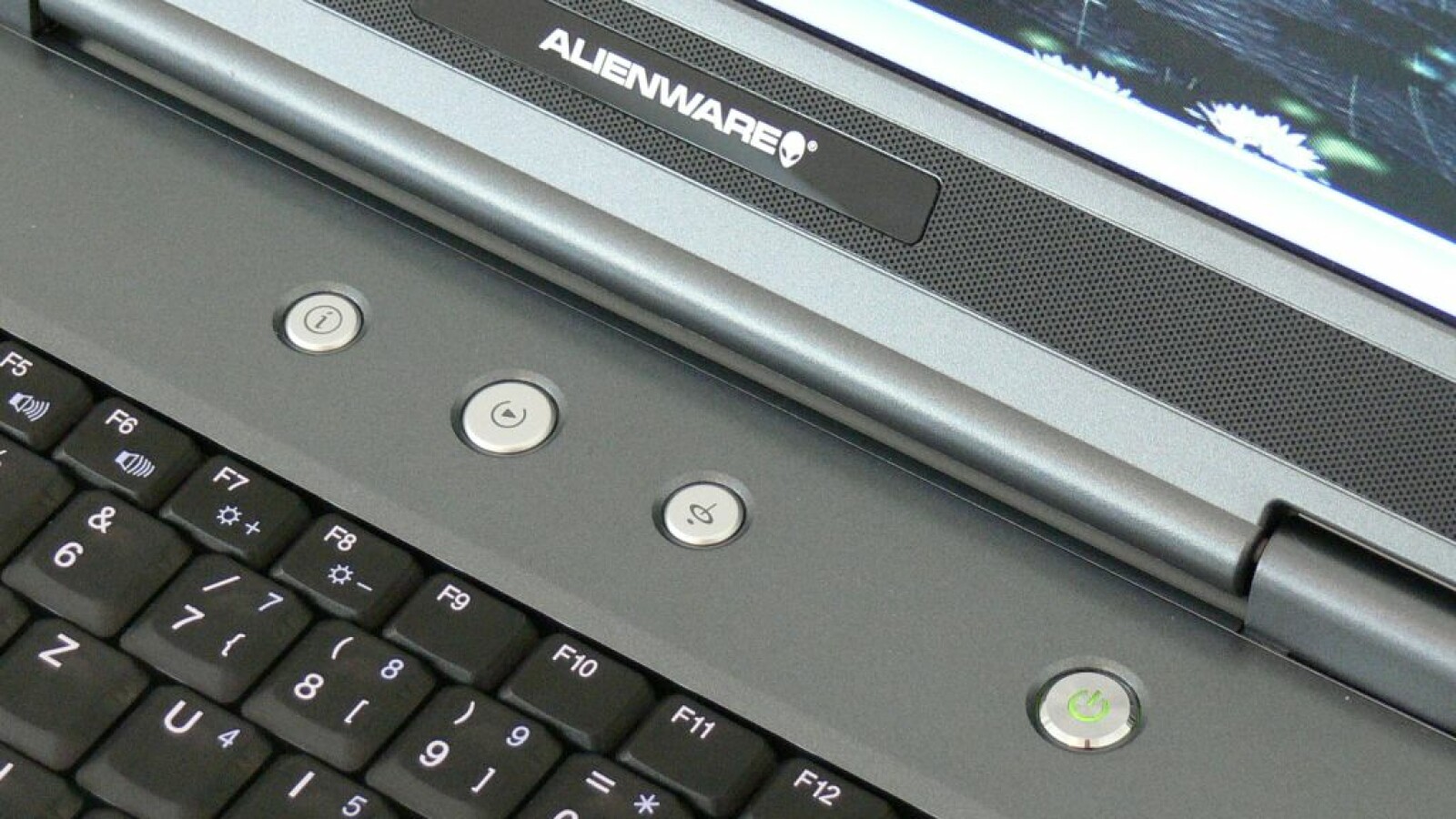 Sparsames Spiele-Notebook? Alienware S-4 m5500 im Test | NETZWELT