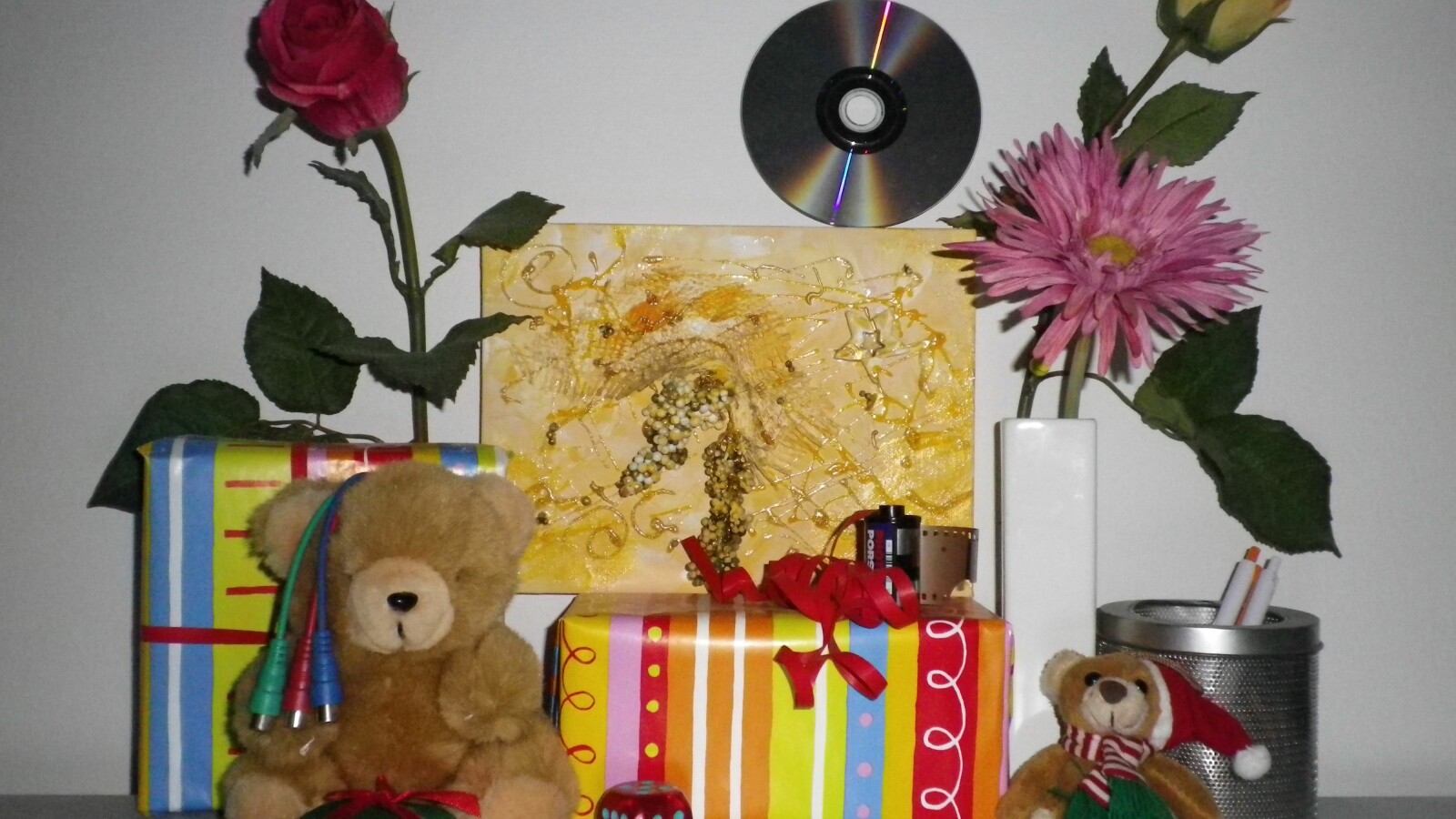 Zimmerbeleuchtung aus, Blitz ein: ISO 800, Blende 3.9, 1/100 Sekunde.