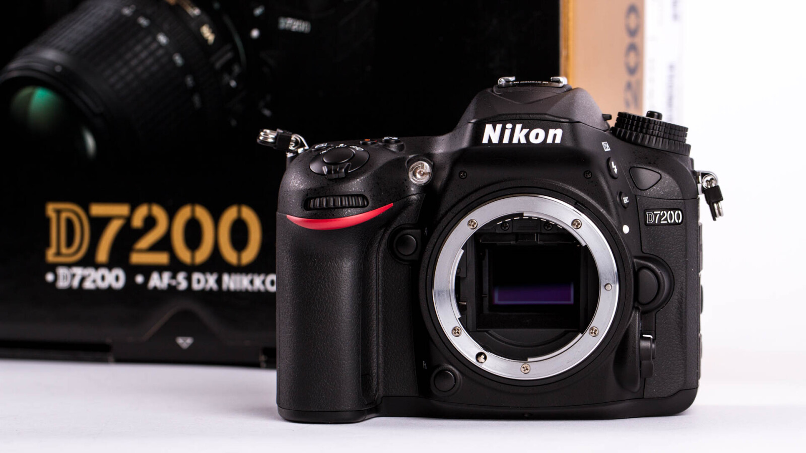 Unboxing Nikon D7200 | NETZWELT