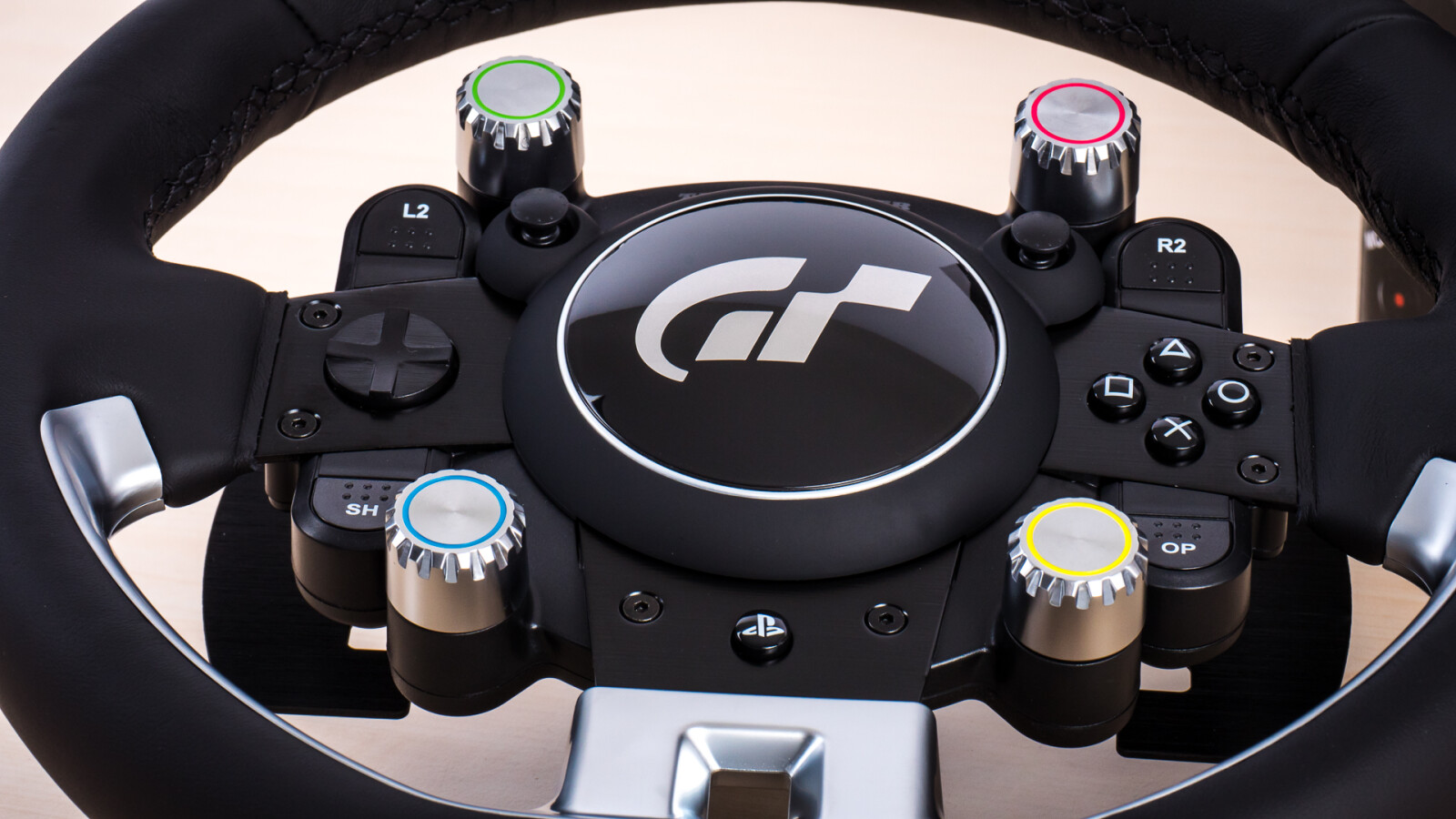 Thrustmaster T-GT in Bildern | NETZWELT