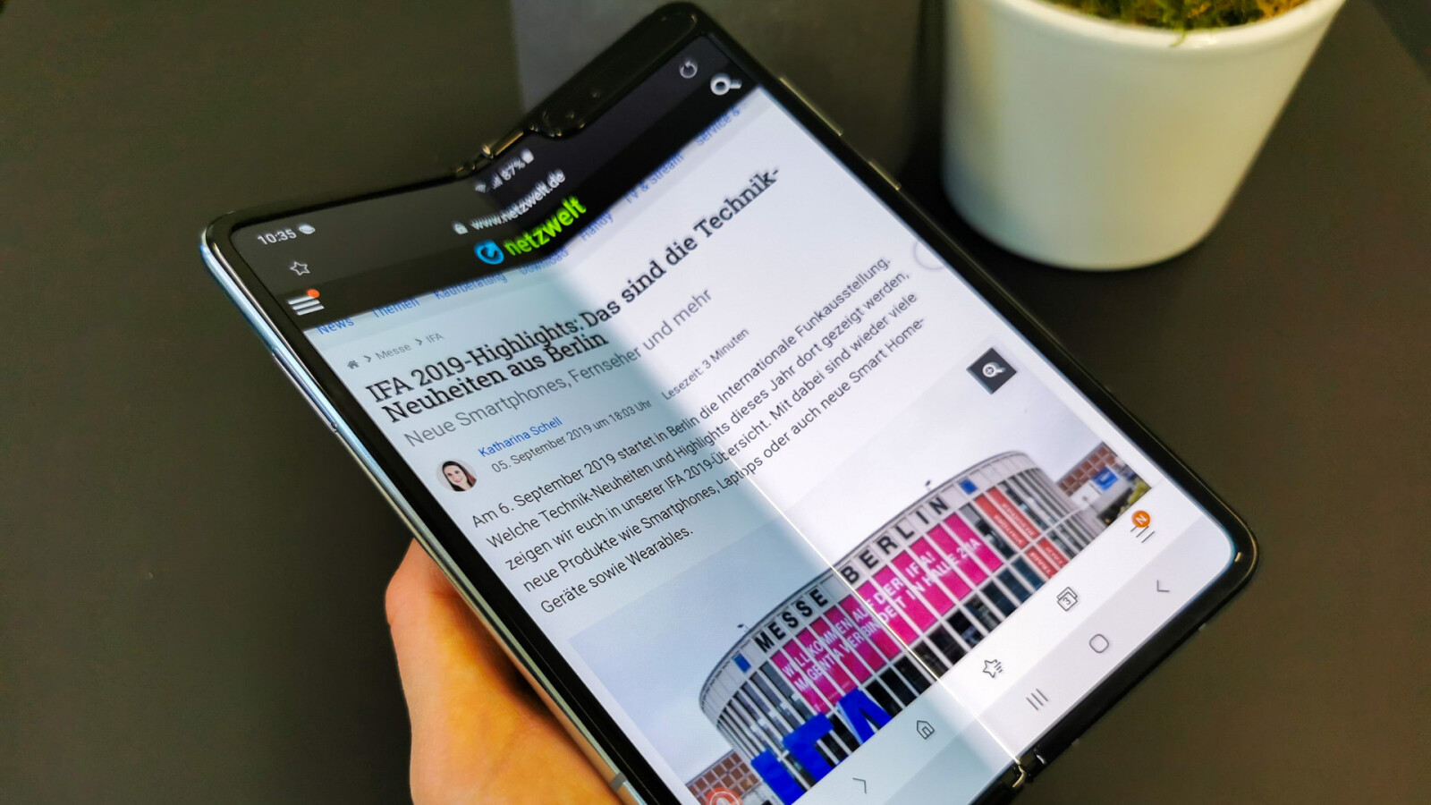 Galaxy Fold 5g Im Kurztest Faltbares Mobiles Multitasking Netzwelt