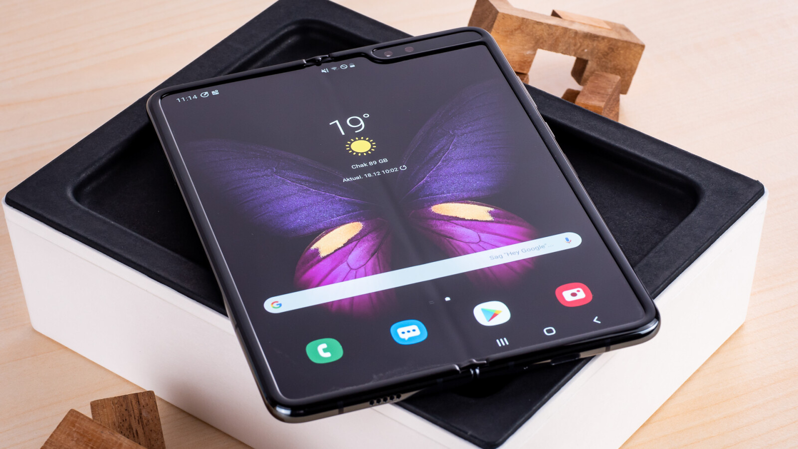 Galaxy Fold: Samsung releases updated Android 10 - iGamesNews
