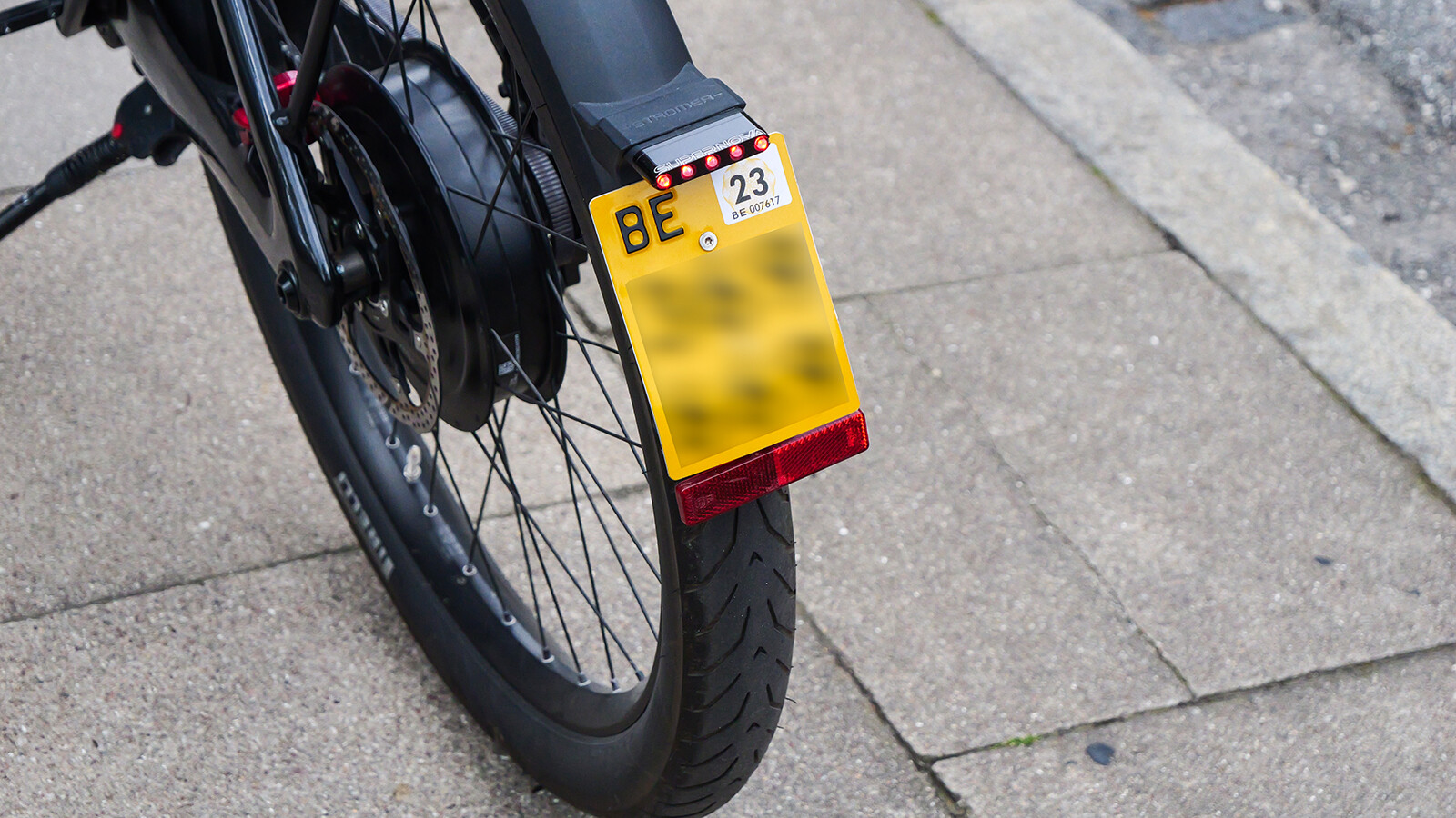 Als schnelles S-Pedelec benötigt das Stromer ST7 ein Versicherungskennzeichen sowie ...