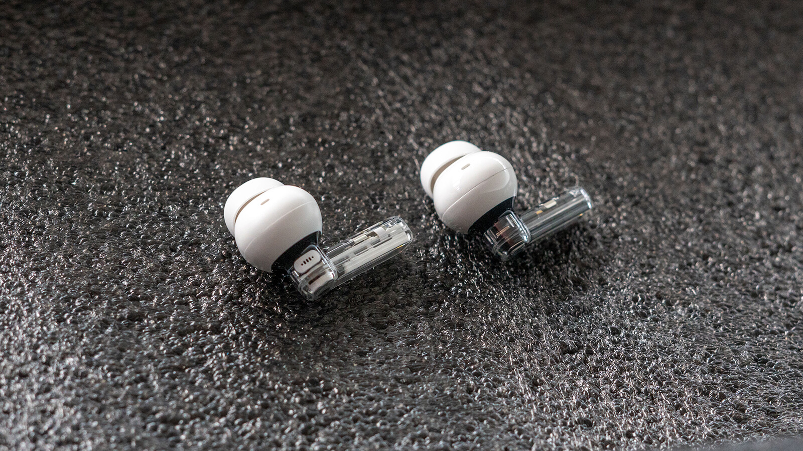 Nothing Ear vs. Ear (a) NETZWELT