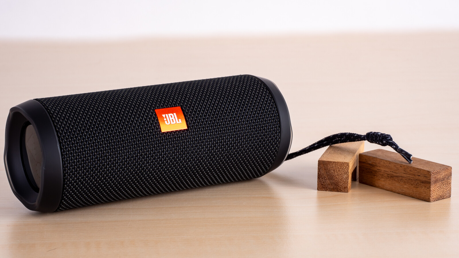 JBL Flip 4 in Bildern | NETZWELT