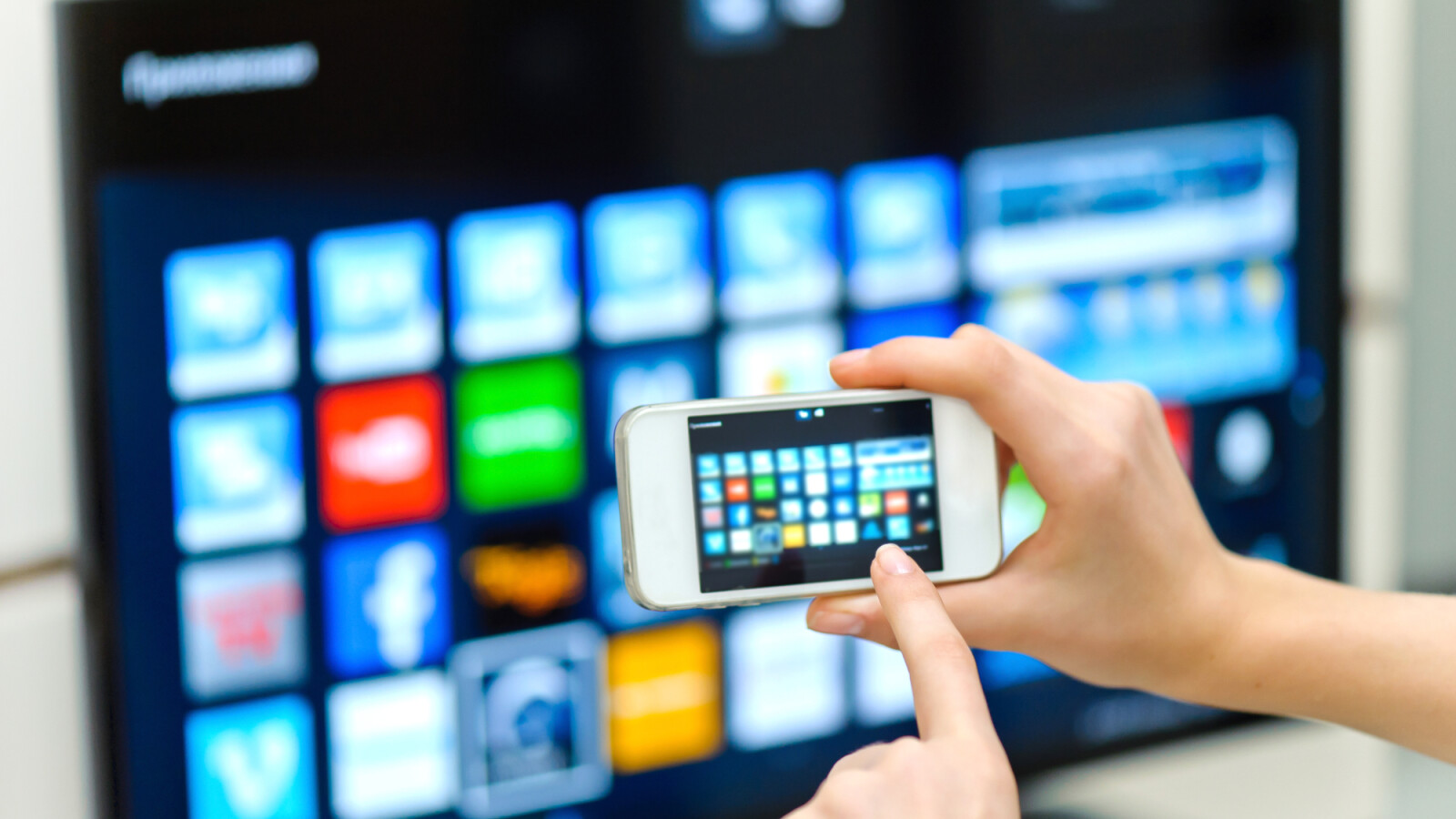 BSI warnt: Sicherheitslücken in Smart-TVs können gefährlich werden