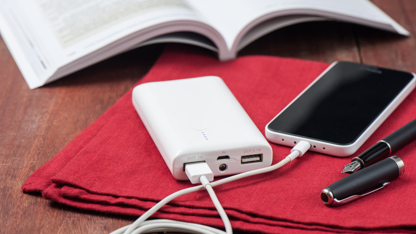 Powerbank ins Flugzeug mitnehmen Ist das erlaubt? NETZWELT