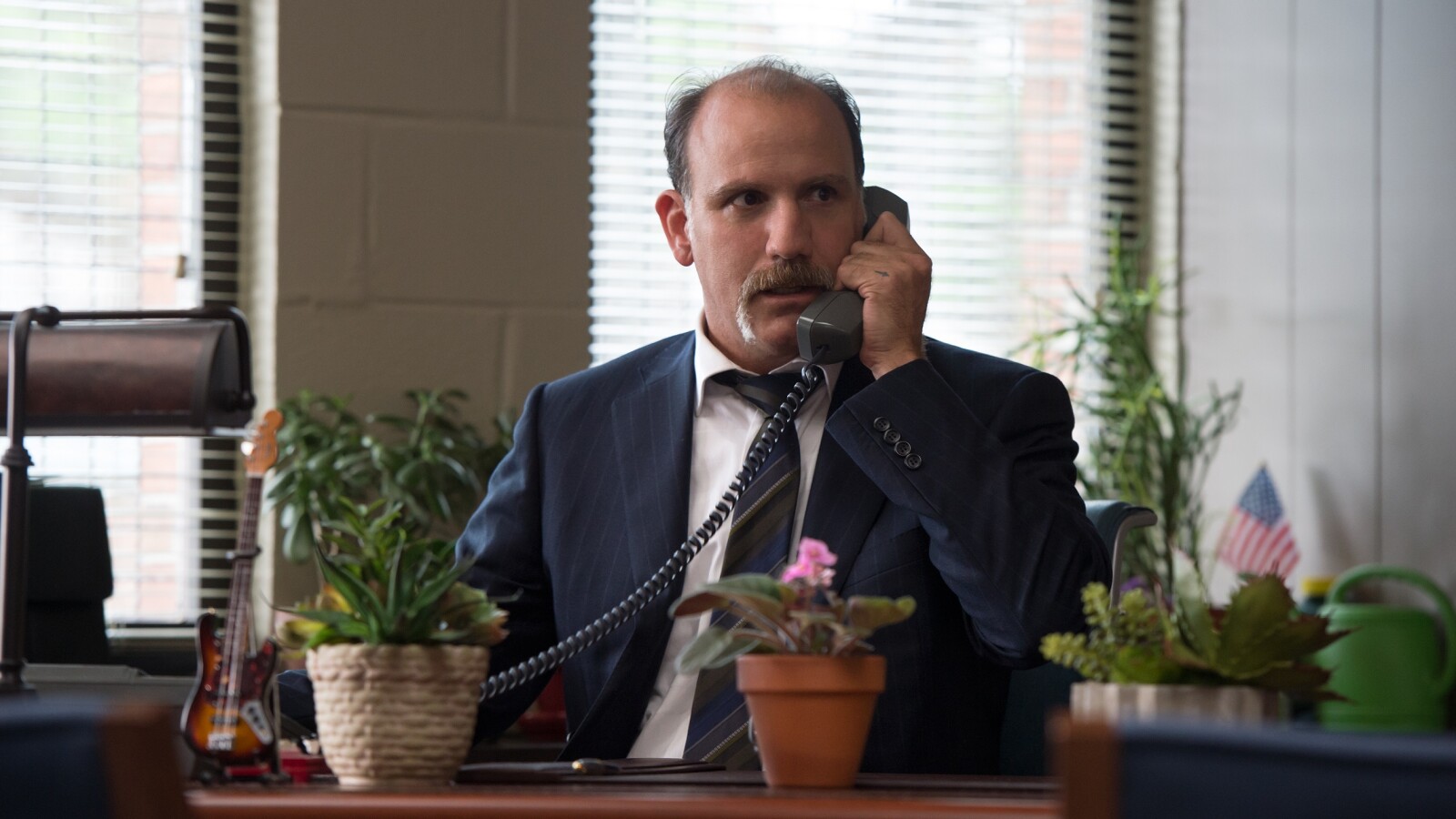 Caputo Orange Is The New Black Orange Is the New Black: Der Gefängnisleiter Joe Caputo | NETZWELT