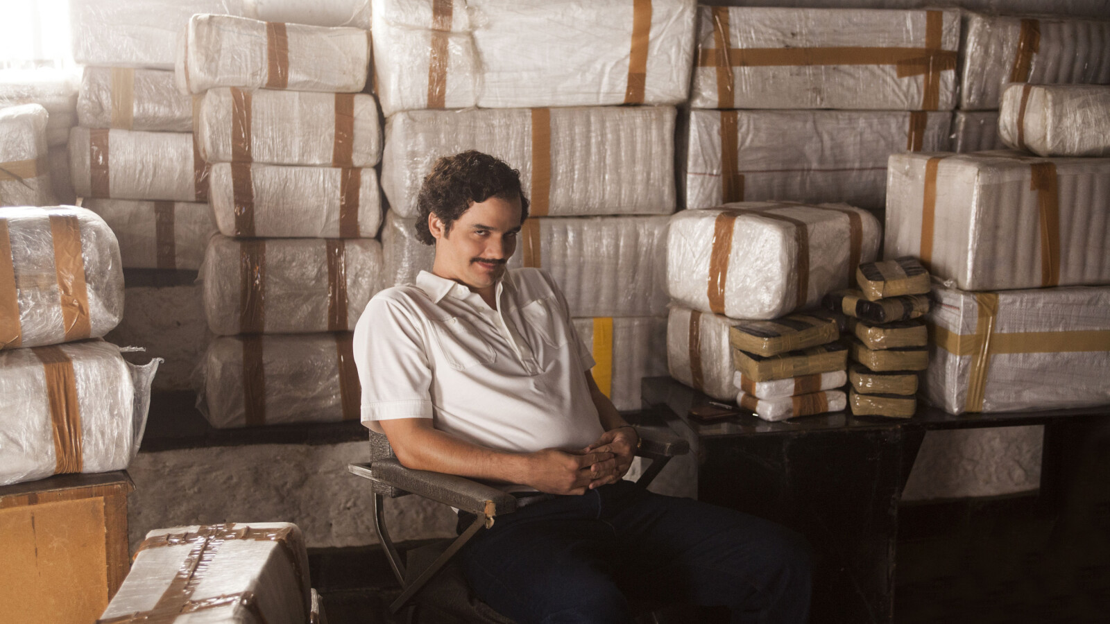 Narcos Auf Deutsch Ohne Untertitel Narcos Staffel 1: Das passiert in Folge 6 "Explosiv" | NETZWELT