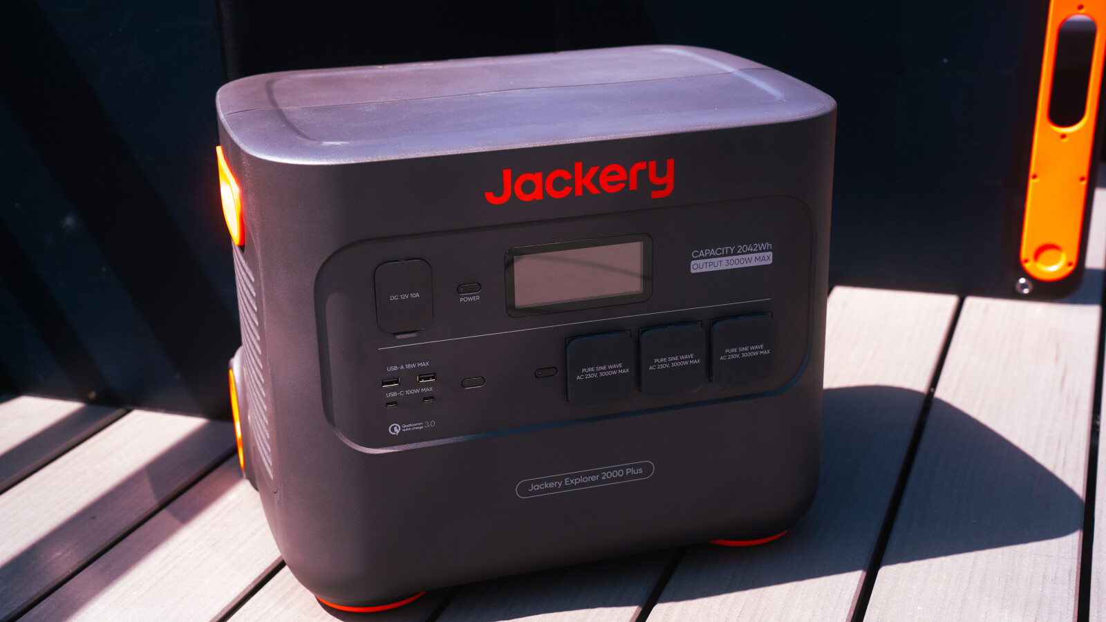 Jackery Explorer 2000 Plus im Test Mächtige Powerstation für 7 Tage