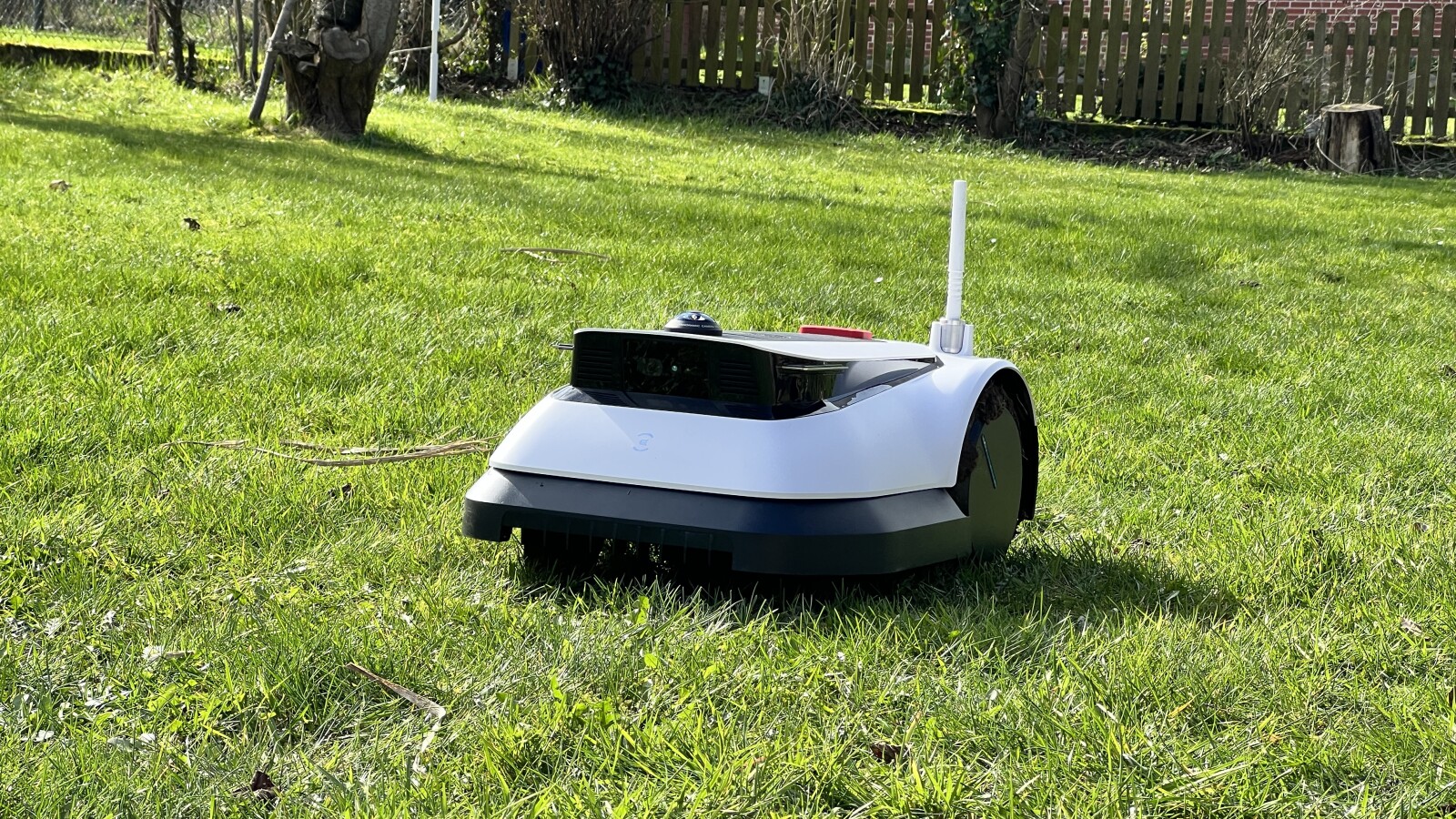 Mähroboter ohne Begrenzungskabel im Vergleich Das können Ecovacs, Worx