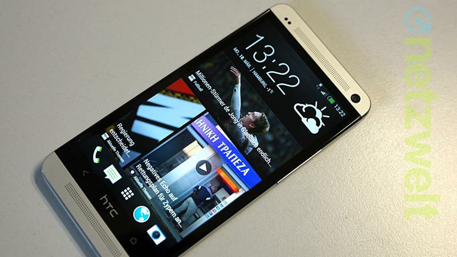 Der BlinkFeed, eine Art Feedreader im Flipboard-Stil, füllt beim HTC One den Startbildschirm. (Bild: netzwelt)