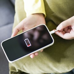 Schnellladen ruiniert den Akku? Was wirklich dran ist - und welche Einstellung euer Handy schützt