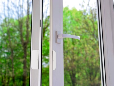 Smart window contacts help with economical heating and offer protection against burglars.