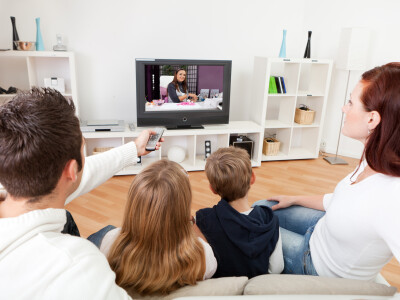 Schauen bei euch Zuhause auch Kinder auf dem Smart-TV fernsehen, solltet ihr von Passwortfunktion und Kindersicherung Gebrauch machen.