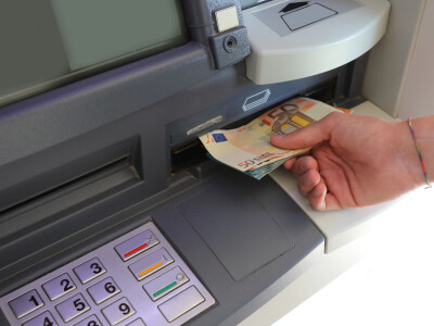 Bargeld abheben Geldautomat