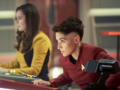 Star Trek Strange New Worlds: Ortegas (Melissa Navia) and Una (Rebecca Romijn) at the console.