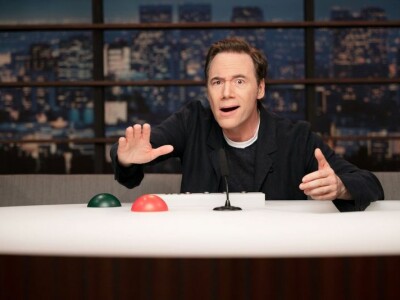 Michael Bully Herbig ist auch in Staffel 6 der Moderator von "LOL".