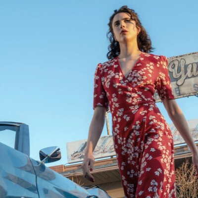 Honey Don't!: Margaret Qualley und Chris Evans stellen eine möchtegern-kultige Detektiv-Komödie in Cannes vor