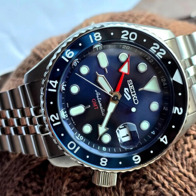 Seiko 5 GMT für 375 Euro: Die Uhr, die eine Rolex für 10.000 Euro alt aussehen lässt