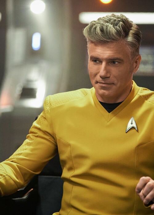 Star Trek Strange New Worlds: Anson Mount as Captain Pike aboard the Enterprise.