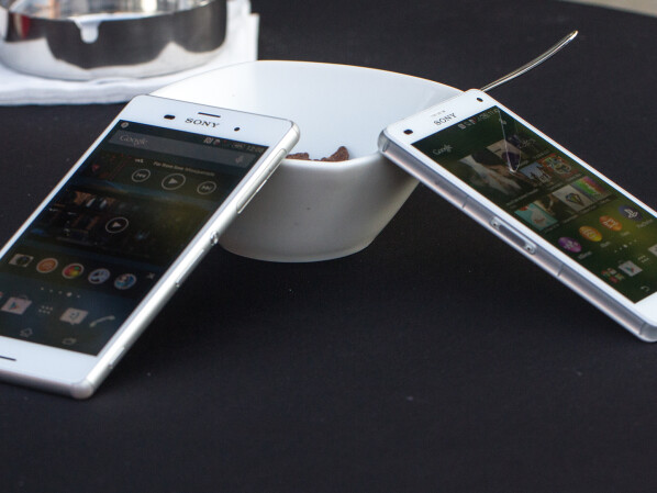 Sony Xperia ST21i Smartphone;
