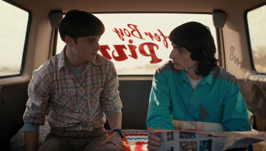 Noah Schnapp als Will Byers and Finn Wolfhard als Mike Wheeler in Stranger Things