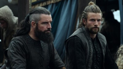 Vikings: Valhalla auf Netflix: Wo steckt König Knut in Staffel 2 – und was  hat das mit Earl Godwins Plan zu tun? - Serien News 