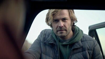 The One Staffeln und Episodenguide Alle Infos zur NetflixSerie