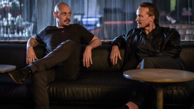 mr inbetween staffeln und episodenguide netzwelt