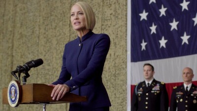 House of Cards S6 • E1